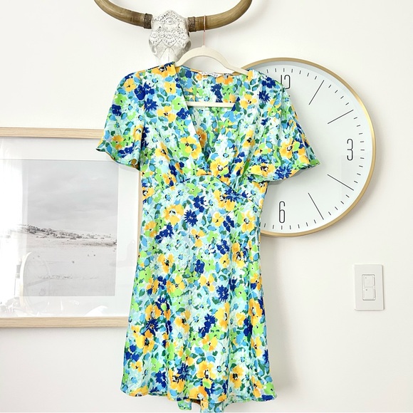 Stradivarius Dresses & Skirts - Stradivarius Blue Green Floral Mini Dress XS V-Neck Flutter Sleeve Summer